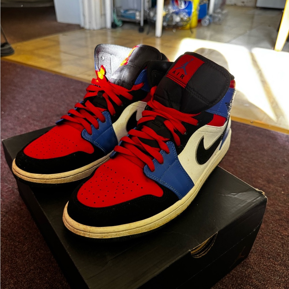 AJ1 Mid “Top 3”